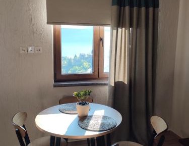 Family Room with Mountain View