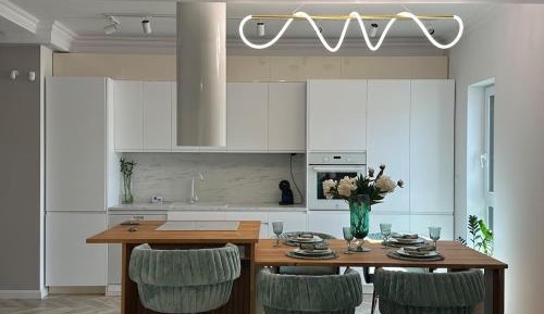 One-Bedroom Apartment with Balcony