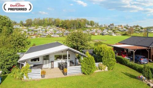 One-Bedroom Holiday Home