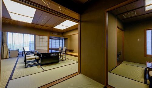 Suite with Mountain View