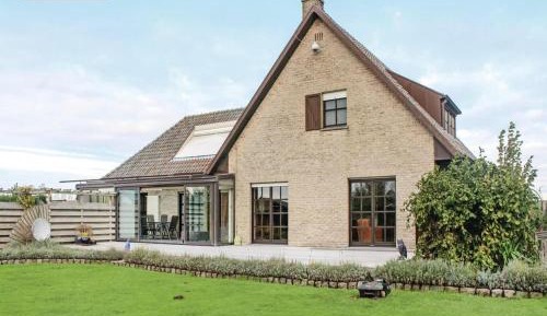 Four-Bedroom Holiday Home
