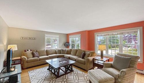 Three-Bedroom Holiday Home 