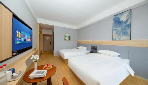 Double Room with Mountain View