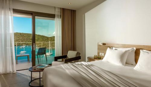 Deluxe Double Room with Balcony and Sea View