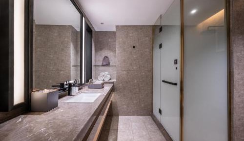 Superior room with two single beds