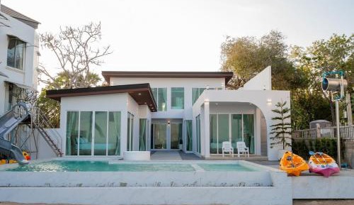 Villa with Sea View
