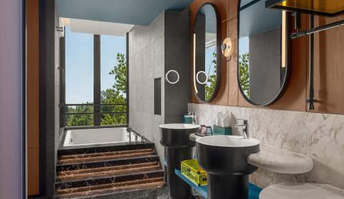 Premium King Room with Balcony