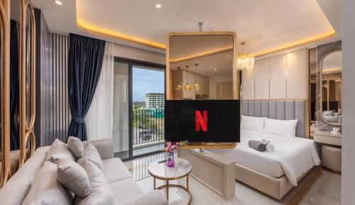 Superior One-Bedroom Apartment with Balcony