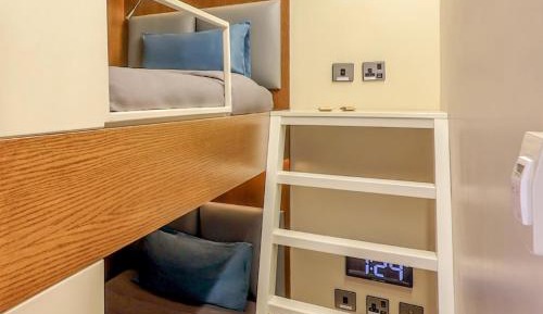 YAWN Bunk Bed Cabin - 10 Hour Day Stay from 13:00-23:00 hrs (1pm-11pm)