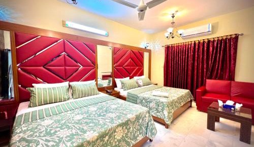 Family Room with Garden View