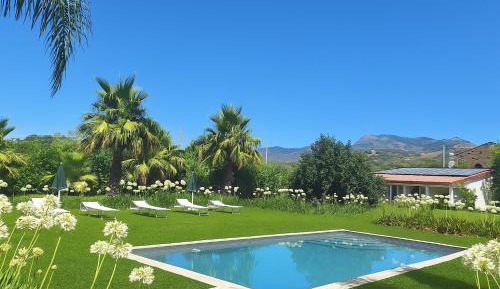 Villa with Garden View