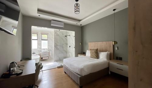 Standard King Room