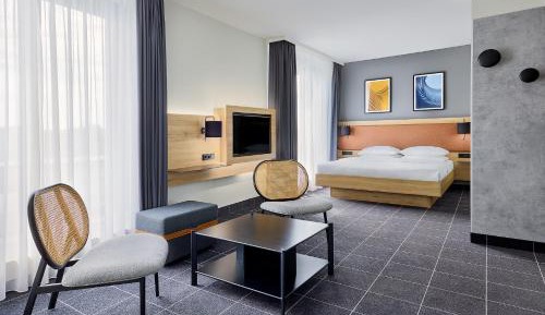 Larger Standard Room with Queen Bed