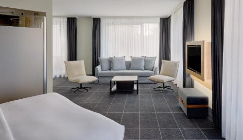 Large Queen Room with Sofa Bed
