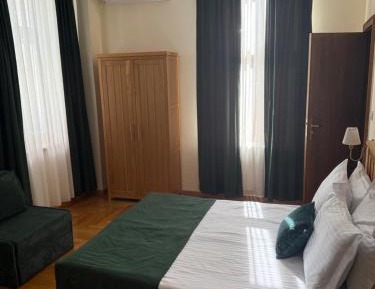 Deluxe Double Room (2 Adults + 1 Child)