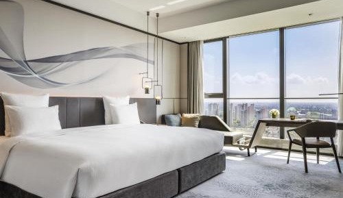Executive King Room with City View