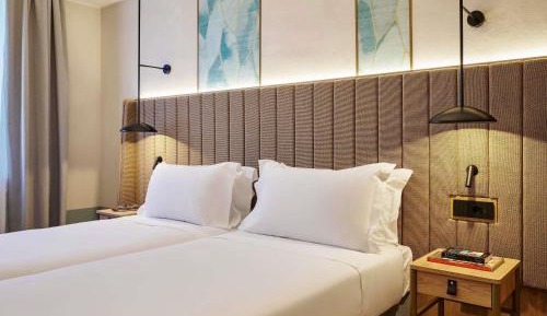 Deluxe Room Twin Beds