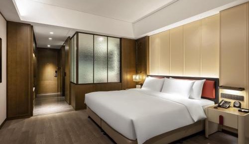 Premier King Room