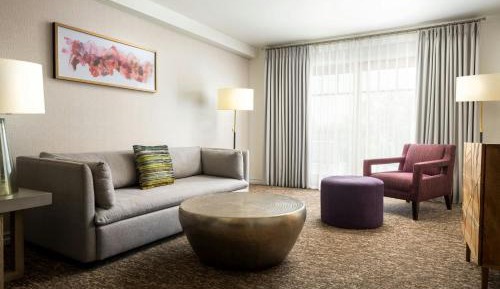 Queen Suite with Two Queen Beds, Sofa Bed and Tub - Mobility and Hearing Accessible