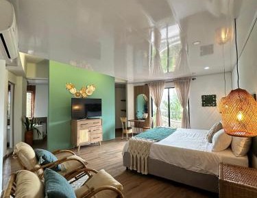 Queen Room with Spa Bath