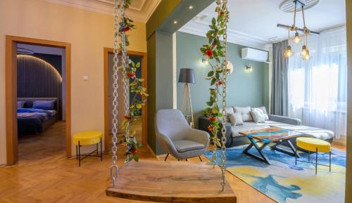 Four-Bedroom Deluxe Apartment