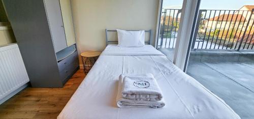 Single Room with Shared Bathroom