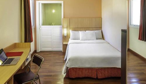 Standard Apartment with One Double Bed - Disability Access