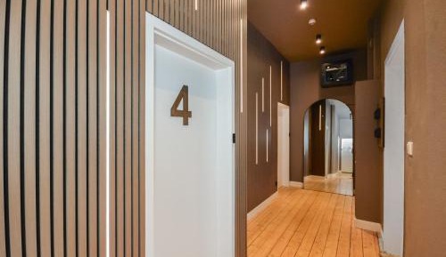 Deluxe King Studio