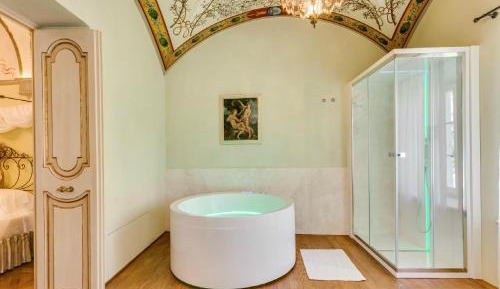 Junior Suite with Spa Bath