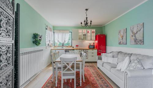 Deluxe One-Bedroom Apartment with Garden View