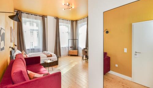 King Studio with Sofa Bed