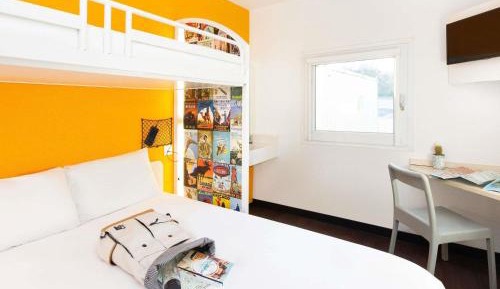 Break Room with Double Bed and Extra Bed 