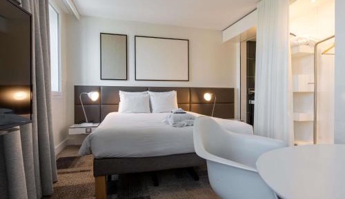 Superior Queen Suite with Sofa