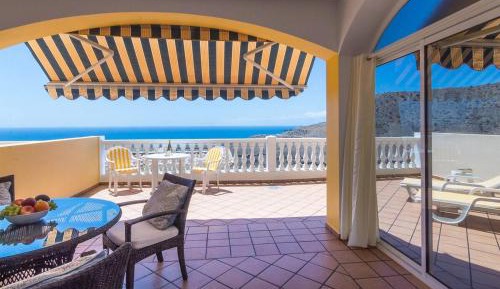 One-Bedroom Apartment with Ocean View