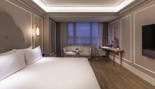 Deluxe King Room