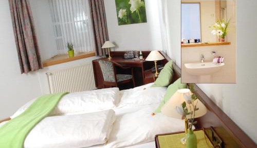 Family Room (2 Adults + 1 Child)