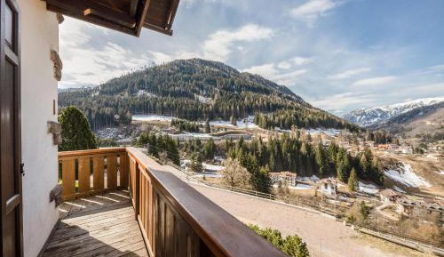 Superior One-Bedroom Apartment with Balcony