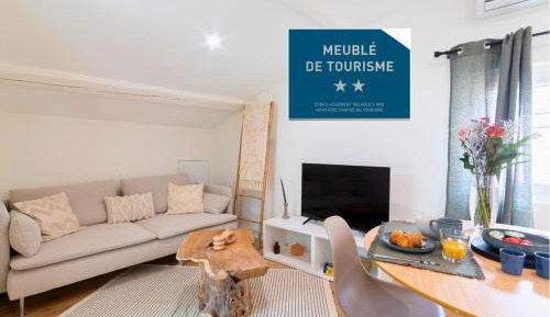 One-Bedroom Apartment with City View