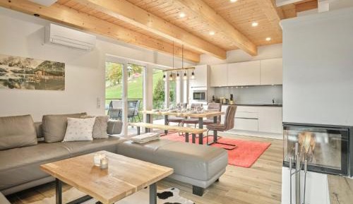 Three-Bedroom Apartment with Mountain View