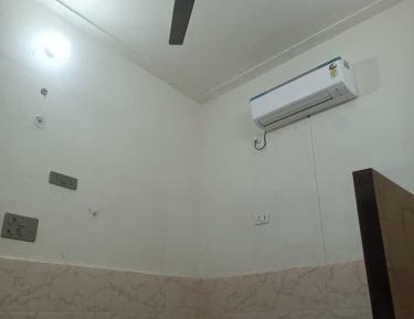 Single Room with Private Bathroom