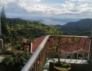 Family Room with Lake View