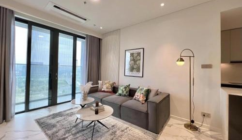 One-Bedroom Apartment with Balcony