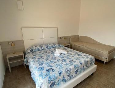 Triple Room with Bath