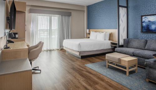 King Room with Sofa Bed and Balcony