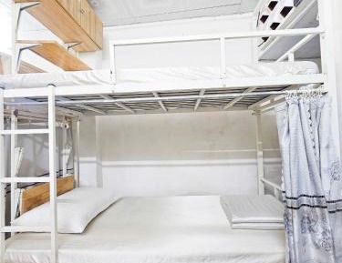 Classic One-Bedroom Apartment with King Bed