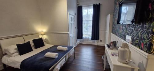 Deluxe Double Room with Shower