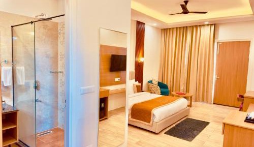 Deluxe Double Room with Balcony