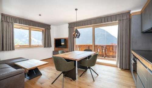 One-Bedroom Deluxe Apartment