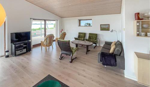 Three-Bedroom Vacation Home 