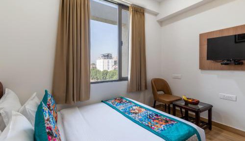 Deluxe Double Room (2 Adults + 1 Child)